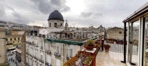 Квартира с 3 спальнями в Неаполь, Италия № 375397 21