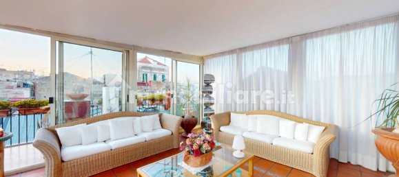 Квартира с 3 спальнями в Неаполь, Италия № 375397 2