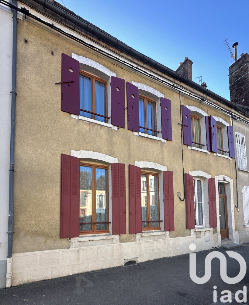 1 room Building in Villeneuve-sur-Yonne, France No. 274350