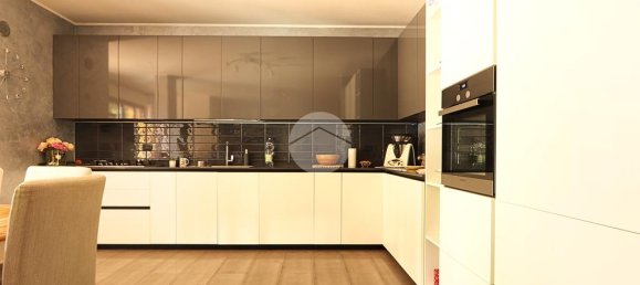 3 Schlafzimmer Villa in Pescara, Italy, Nr. 291845 3