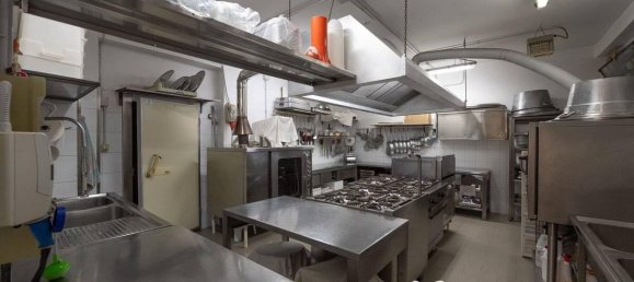 17 rooms Villa in Cupra Marittima, Italy No. 105354 11