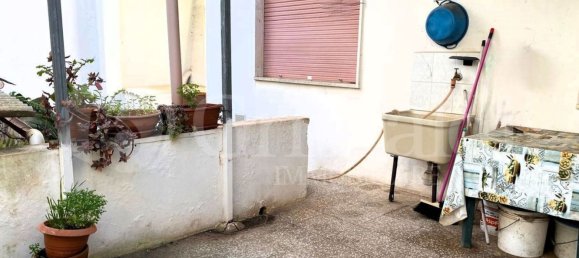 Дом с 5 комнатами в Sannicola, Италия № 293069 3