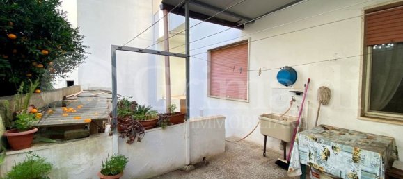 Дом с 5 комнатами в Sannicola, Италия № 293069 9