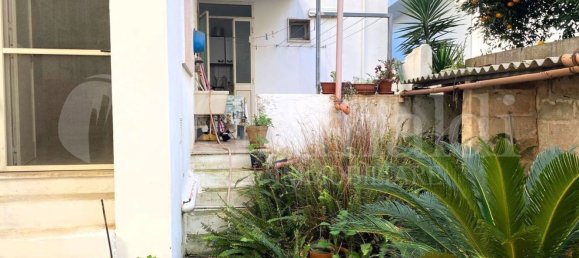 Дом с 5 комнатами в Sannicola, Италия № 293069 6