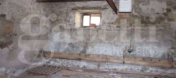 8 rooms House in Gubbio, Italy No. 300892 8