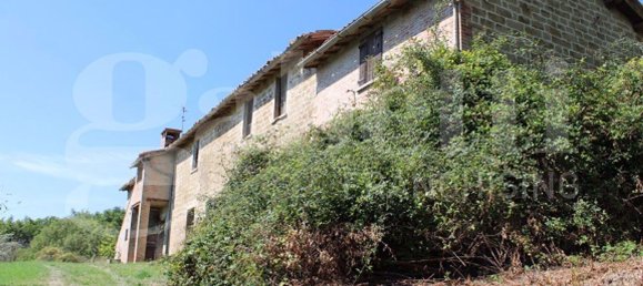 8 rooms House in Gubbio, Italy No. 300892 3