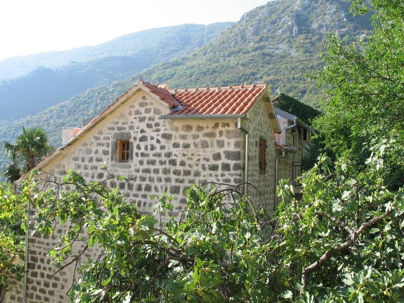 5 bedrooms House in Kotor, Montenegro No. 407