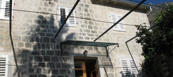 5 bedrooms House in Kotor, Montenegro No. 407 12