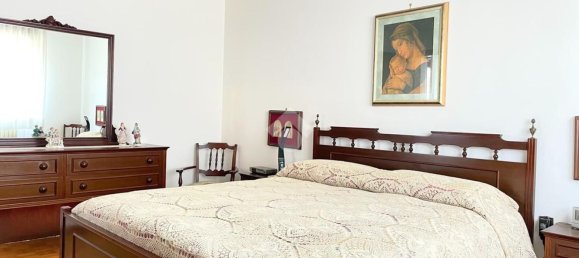 Apartamento de 8 habitaciónes en Udine, Italy No. 94537 14