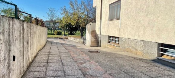 Apartamento de 8 habitaciónes en Udine, Italy No. 94537 41