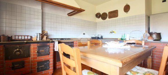 Apartamento de 8 habitaciónes en Udine, Italy No. 94537 30