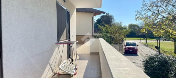 Apartamento de 8 habitaciónes en Udine, Italy No. 94537 23