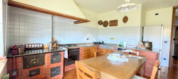 Apartamento de 8 habitaciónes en Udine, Italy No. 94537 29