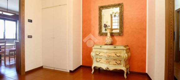 Apartamento de 8 habitaciónes en Udine, Italy No. 94537 3