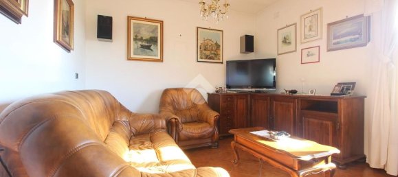 Apartamento de 8 habitaciónes en Udine, Italy No. 94537 25