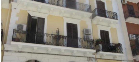3 bedrooms Apartment in Bari, Italy No. 331334 2