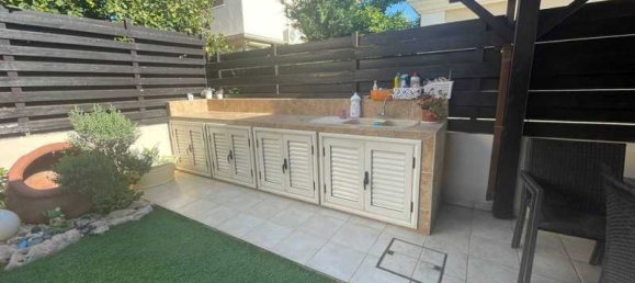 Коммерческая недвижимость с 3 спальнями в Лимассол, Кипр № 19532 8