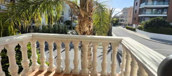 Коммерческая недвижимость с 3 спальнями в Лимассол, Кипр № 19532 3