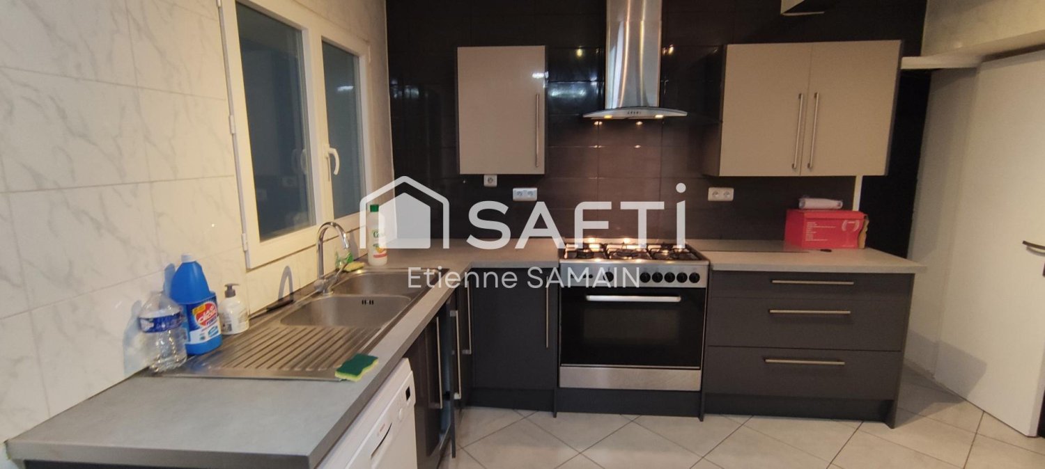 Дом с 3 спальнями в Ламбр-ле-Дуэ, Франция № 215610