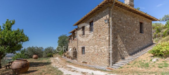 4 bedrooms Land in Assisi, Italy No. 260802 7