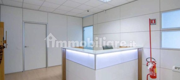 5 rooms Office in Padua, Italy No. 323388 9