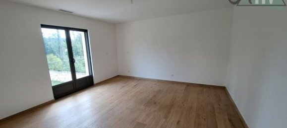 Casa de 5 dormitorios en Sens, France No. 353266 16