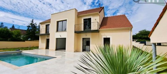 Casa de 5 dormitorios en Sens, France No. 353266 2