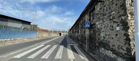 Almacén en Catania, Italy 500 m² No. 88254 3