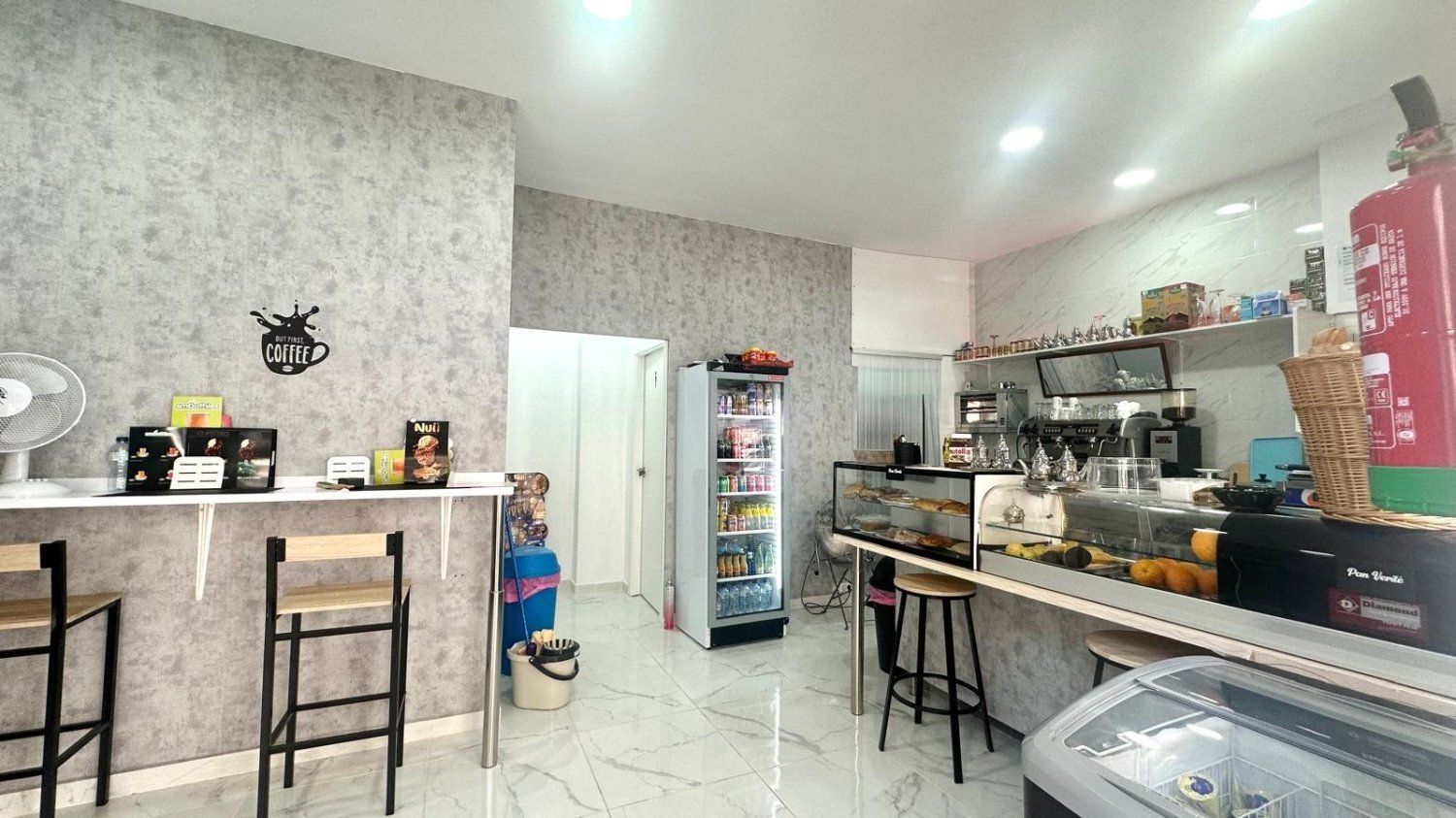 Propiedad comercial en Torrevieja, Spain 30 m² No. 139965