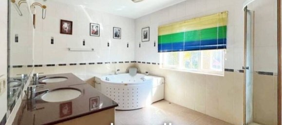 4 bedrooms Villa in Pattaya, Thailand No. 16822 10