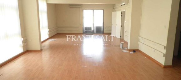 130m² Office in Sliema, Malta No. 11768 2
