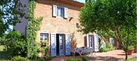 5 bedrooms House in Altopascio, Italy No. 117533 2