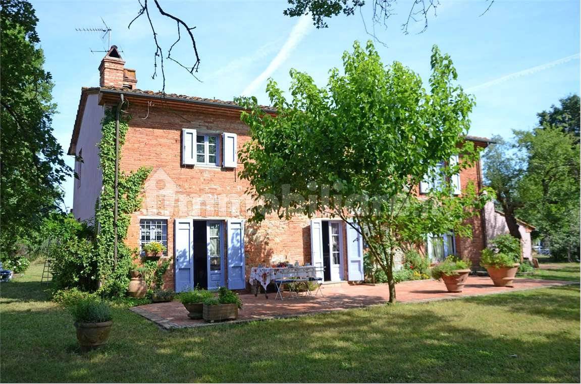 5 bedrooms House in Altopascio, Italy No. 117533