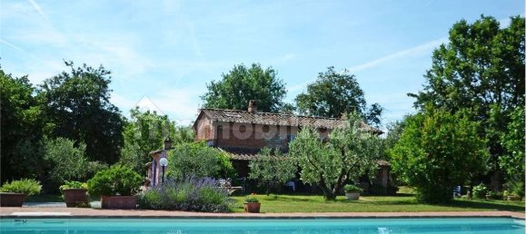 5 bedrooms House in Altopascio, Italy No. 117533 4