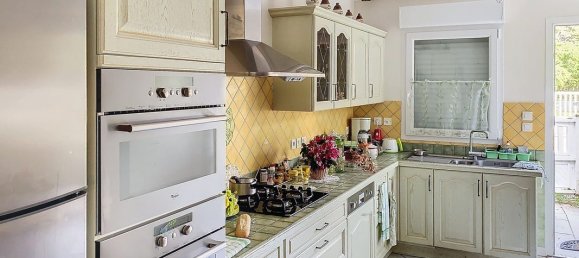 Casa de 3 dormitorios en Larcay, France No. 245344 3