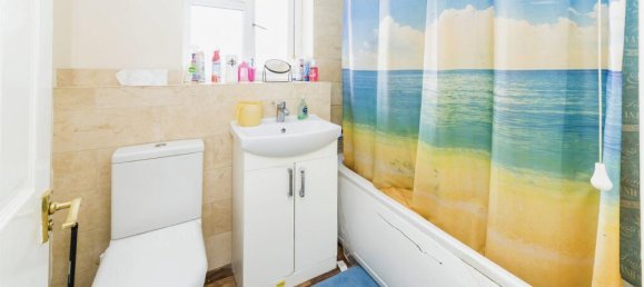 3 غرف نوم منزل في Crawley, United Kingdom رقم 6262 11