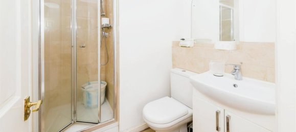 3 غرف نوم منزل في Crawley, United Kingdom رقم 6262 8