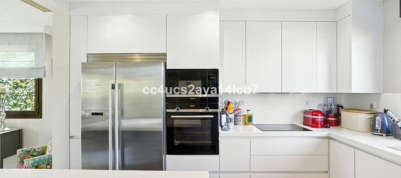 3 bedrooms Villa in Estepona, Spain No. 256420 18