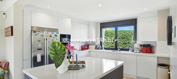 3 bedrooms Villa in Estepona, Spain No. 256420 16