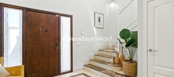 3 bedrooms Villa in Estepona, Spain No. 256420 20