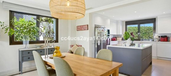 3 bedrooms Villa in Estepona, Spain No. 256420 15