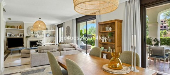 3 bedrooms Villa in Estepona, Spain No. 256420 11