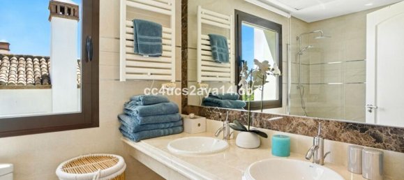 3 bedrooms Villa in Estepona, Spain No. 256420 28