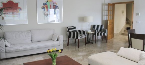 3 bedrooms Townhouse in Marbella, Spain No. 61933 3