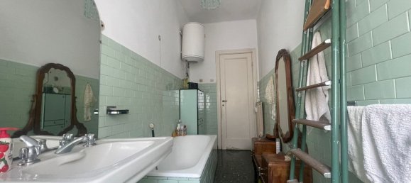 Apartamento de 4 habitaciónes en Genoa, Italy No. 238913 3