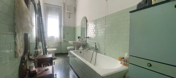 Apartamento de 4 habitaciónes en Genoa, Italy No. 238913 2