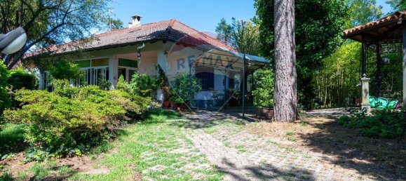 8 rooms Villa in Agrate Conturbia, Italy No. 297827 3