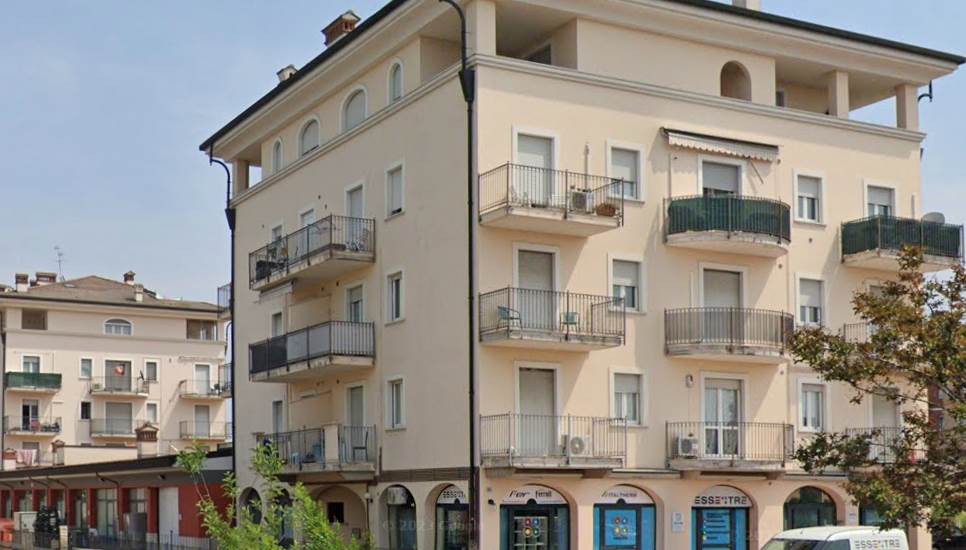 Propiedad comercial de 3 dormitorios en Martinengo, Italy No. 16624