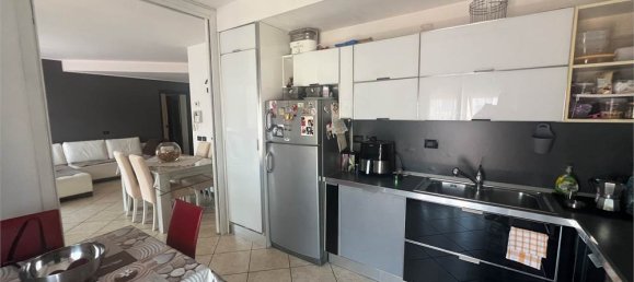 Propiedad comercial de 3 dormitorios en Martinengo, Italy No. 16624 8