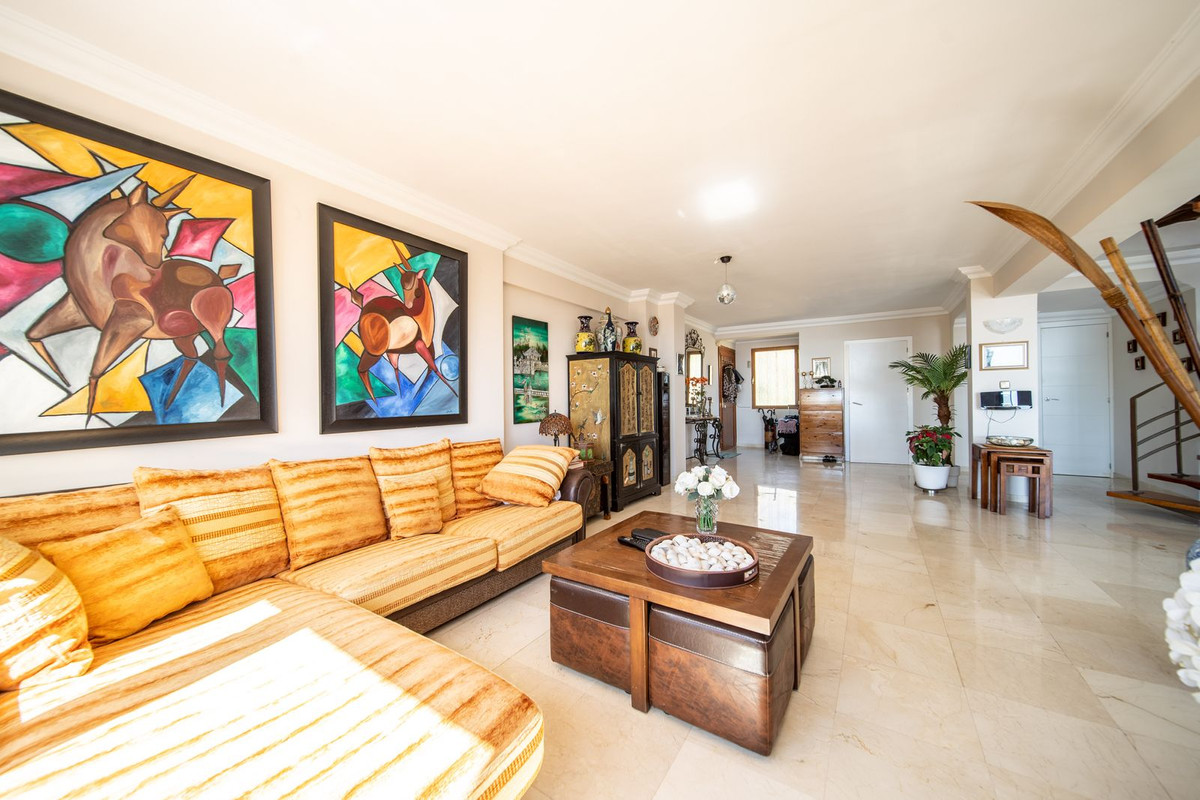 3 bedrooms Penthouse in Fuengirola, Spain No. 40275